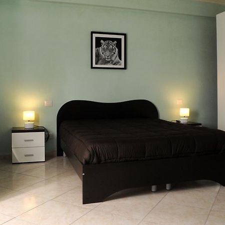 ולמונטונה Casa Vacanza La Rondine מראה חיצוני תמונה