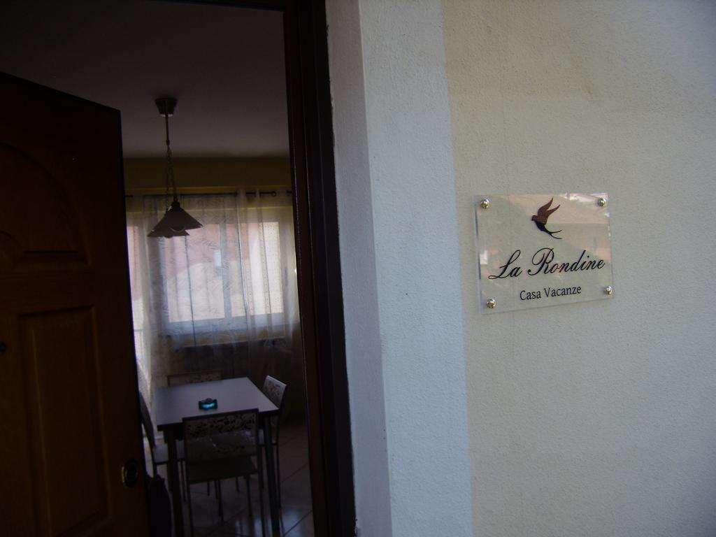 ולמונטונה Casa Vacanza La Rondine מראה חיצוני תמונה