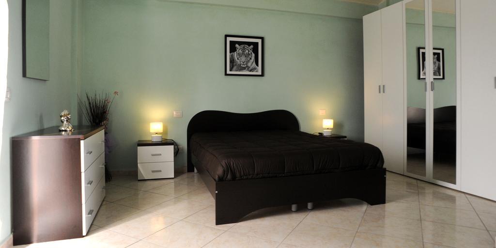 ולמונטונה Casa Vacanza La Rondine מראה חיצוני תמונה